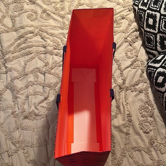 Tory Burch Gift Bag (Large Size) - Picture 4 of 5